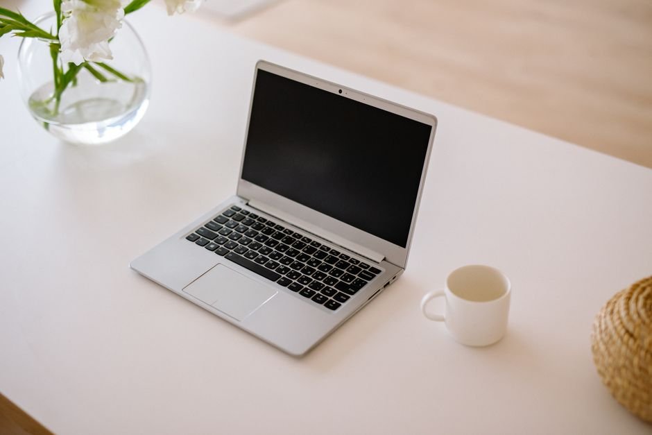 proven side hustles: 6 Ultimate Ways to Earn Extra Income 1 proven side hustles - Featured Image