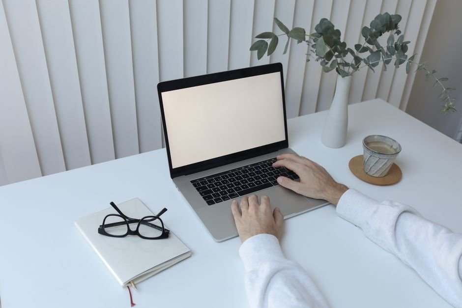 AI productivity tools: 7 Ultimate Ways to Transform Remote Work 1 AI productivity tools - Featured Image