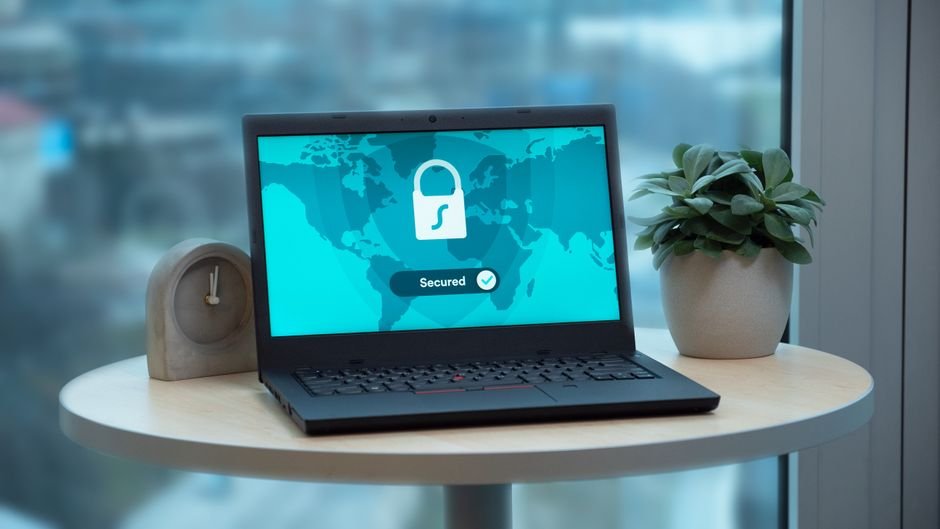 cybersecurity habits: 5 Essential Ways to Protect Data 1 cybersecurity habits - Featured Image